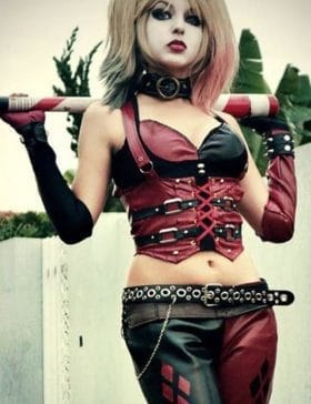 harley-quinn-arkham-city-batman-maroon-vest.jpg