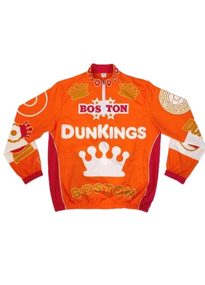 ben-affleck-super-bowl-orange-jacket.webp