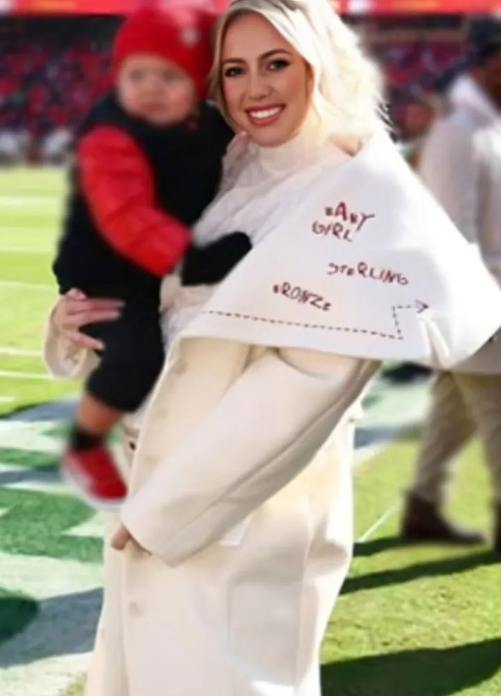 brittany-mahomes-white-coat.webp