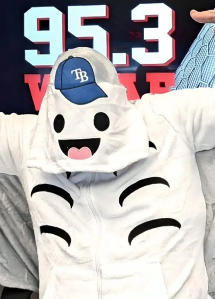 flappy-boi-white-hoodie.webp
