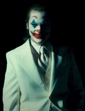 joker-folie-a-deux-arthur-fleck-white-blazer.webp