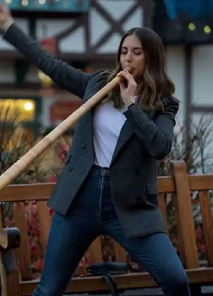 alison-brie-somebody-i-used-to-know-2023-wool-blazer.webp