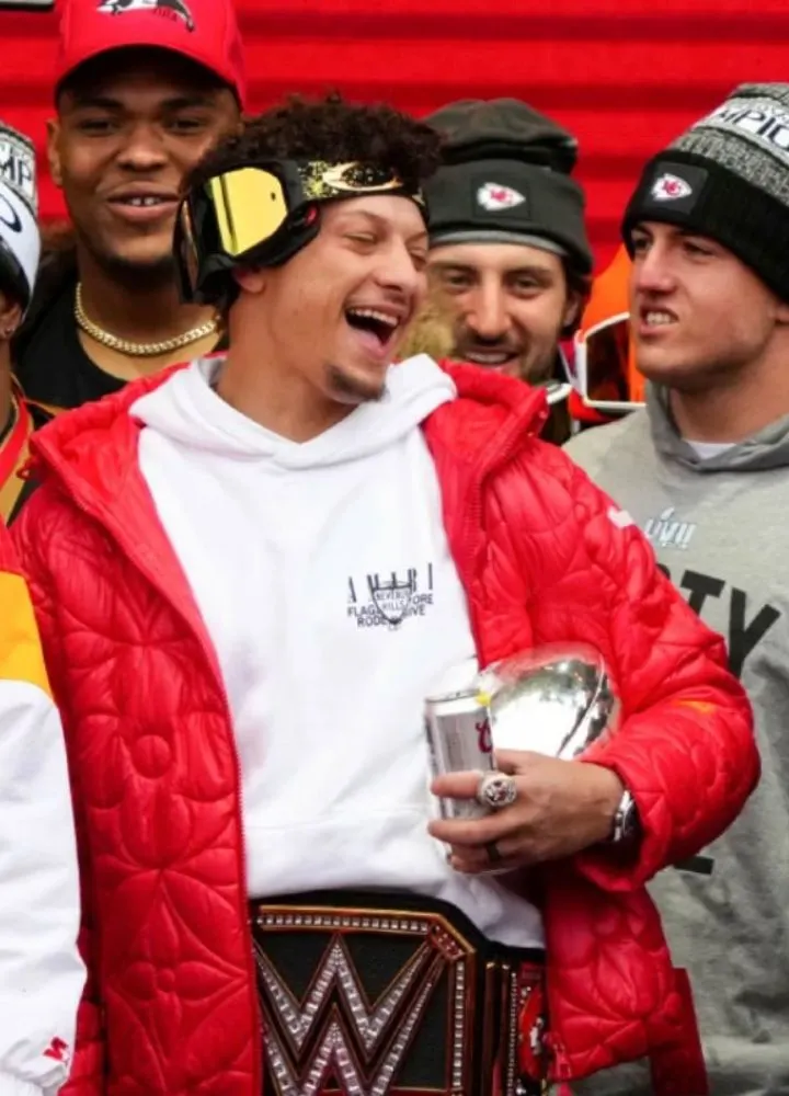 parade-patrick-mahomes-super-bowl-red-jacket.webp