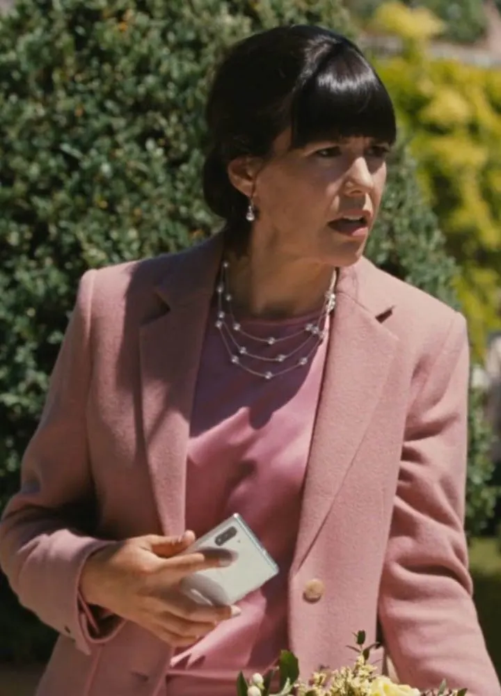succession-season-3-zoe-pink-blazer.webp