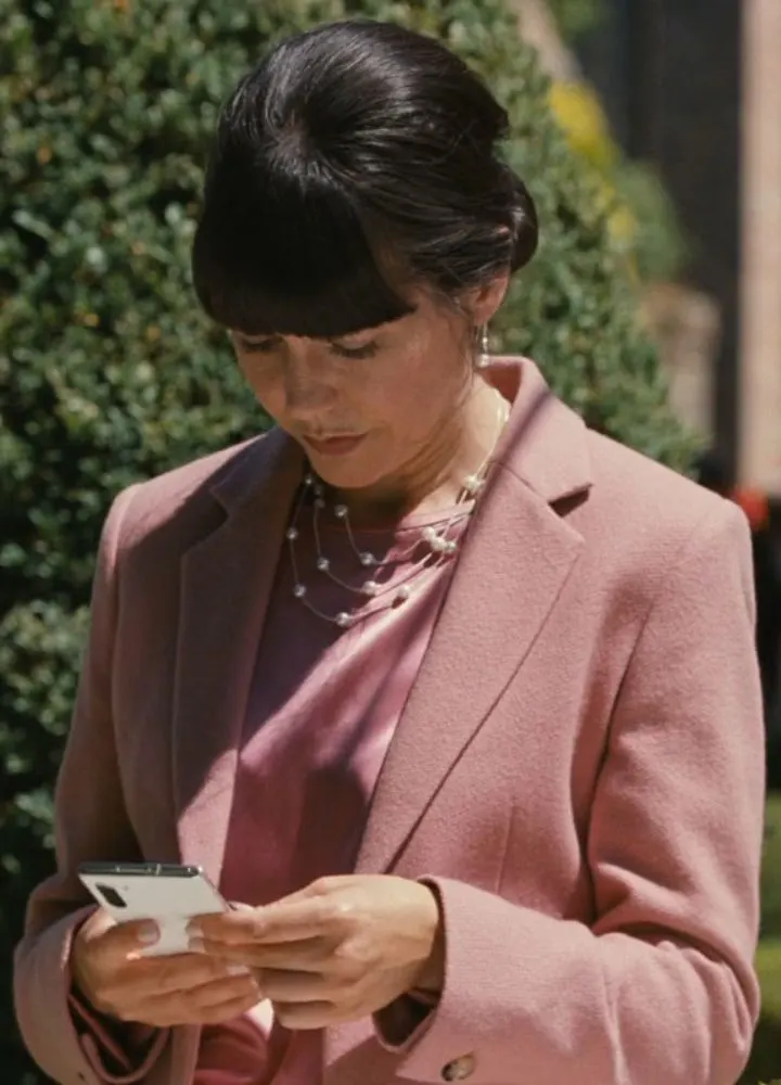 succession-so3-zoe-winters-pink-blazer.webp