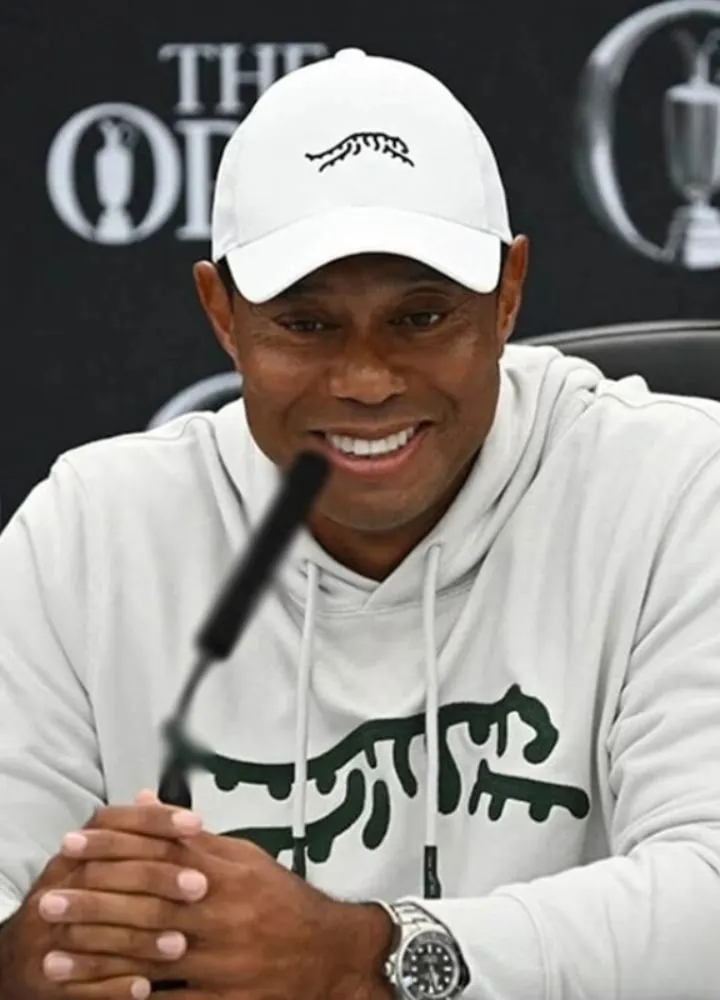 tiger-woods-press-conference-british-open-hoodie.webp