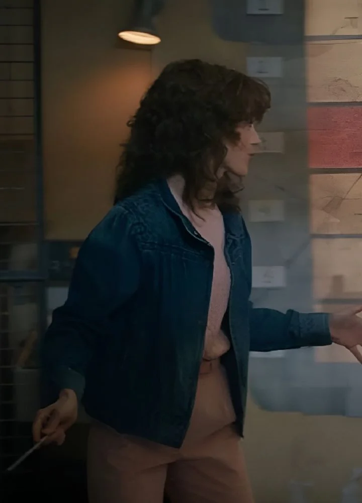 stranger-things-s05-natalia-dyer-blue-denim-jacket.webp