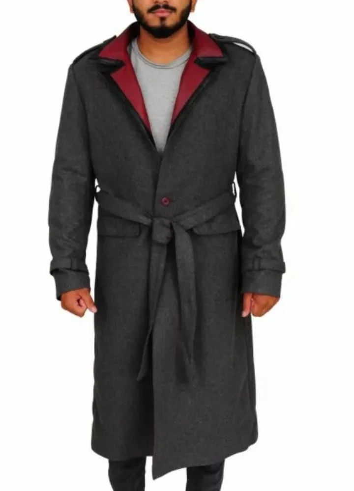 vampyr-jonathan-e-reid-grey-coat.webp