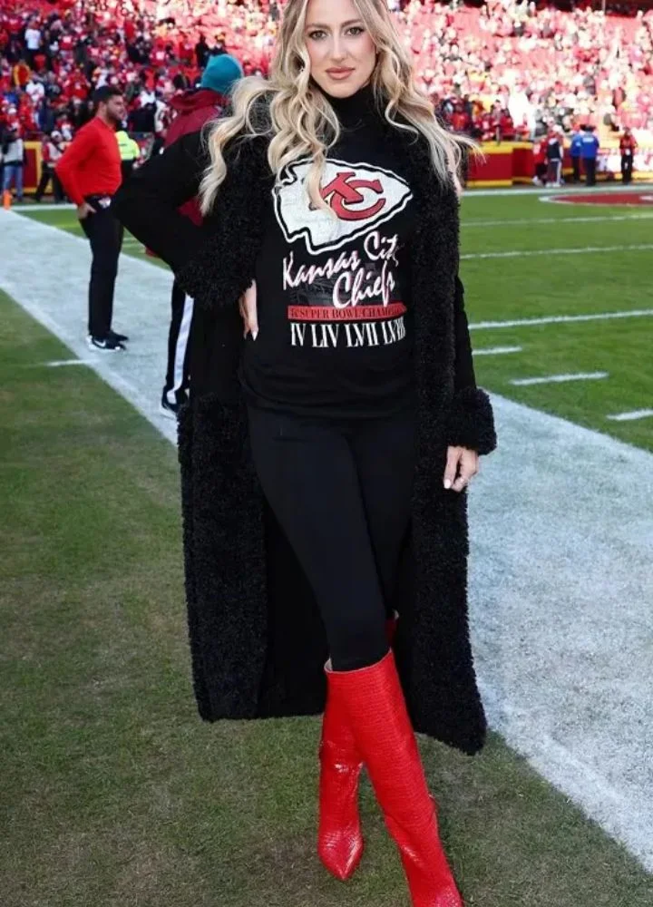 brittany-mahomes-black-fur-coat.webp