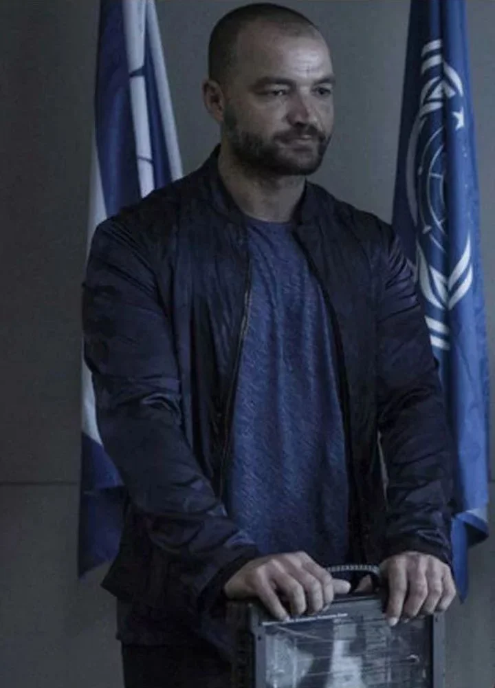 cotyar-the-expanse-S02-blue-jacket.webp