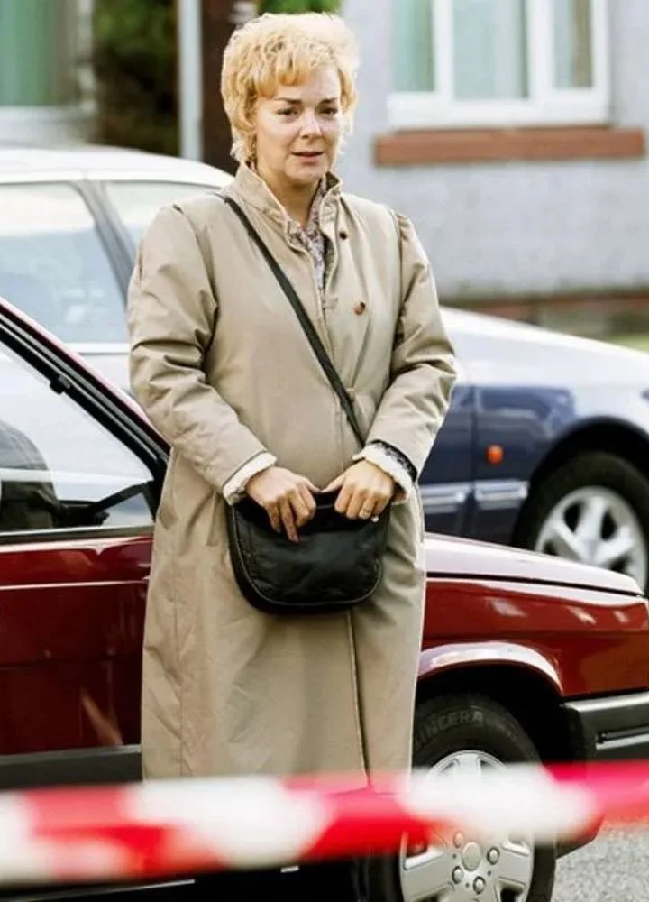 i-fought-the-law-s01-sheridan-smith-coat.webp