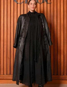 liv-tyler-paris-fashion-week-coat.webp