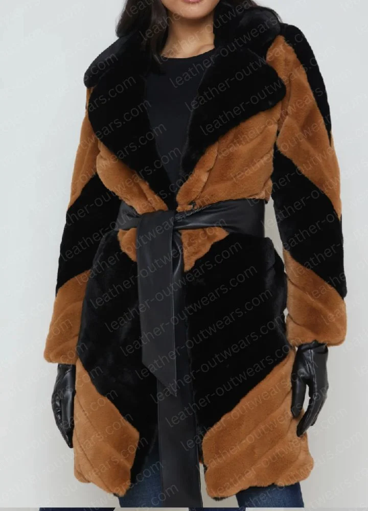 thanksgiving-day-ariana-madix-coat.webp